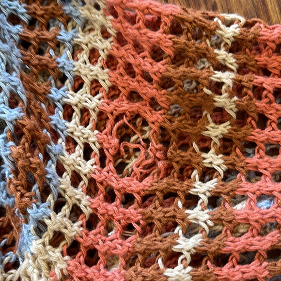 Tillys xs colorful king sweater - Picture 4 of 4